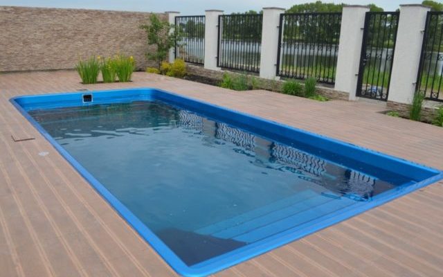 Плюсы и минусы композитных бассейнов